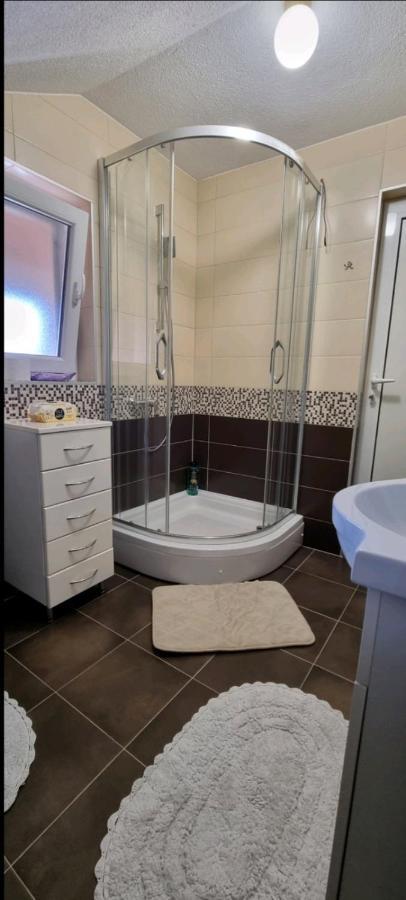 Apartman Avram Kotor Varos Bagian luar foto