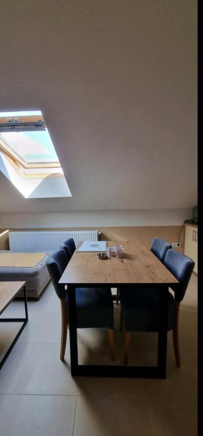 Apartman Avram Kotor Varos Bagian luar foto