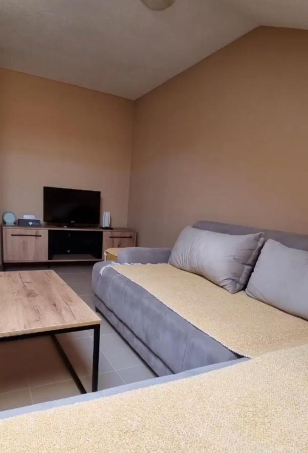 Apartman Avram Kotor Varos Bagian luar foto